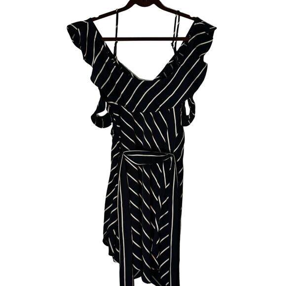 Kendall and Kylie Flowy Sundress New Size Medium - Picture 4 of 10